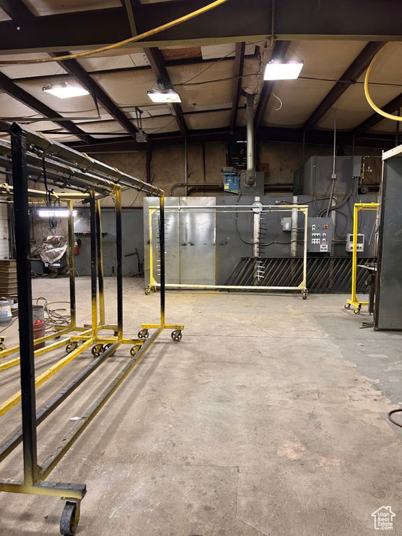 Garage with heating unit
