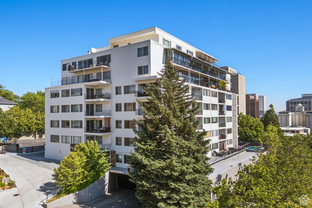 View of apartment building / complex
