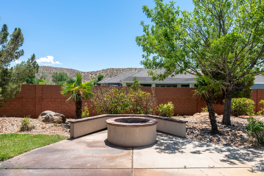 View of patio / terrace with a mountain view