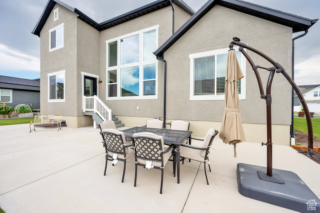 View of patio / terrace featuring outdoor dining space