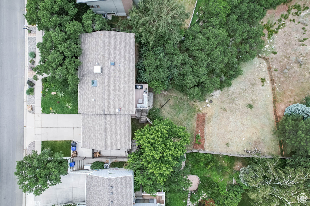 Aerial view of property and surrounding area