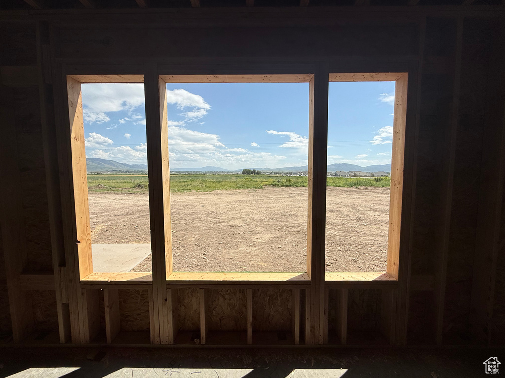 Detailed view of a rural view and mountains