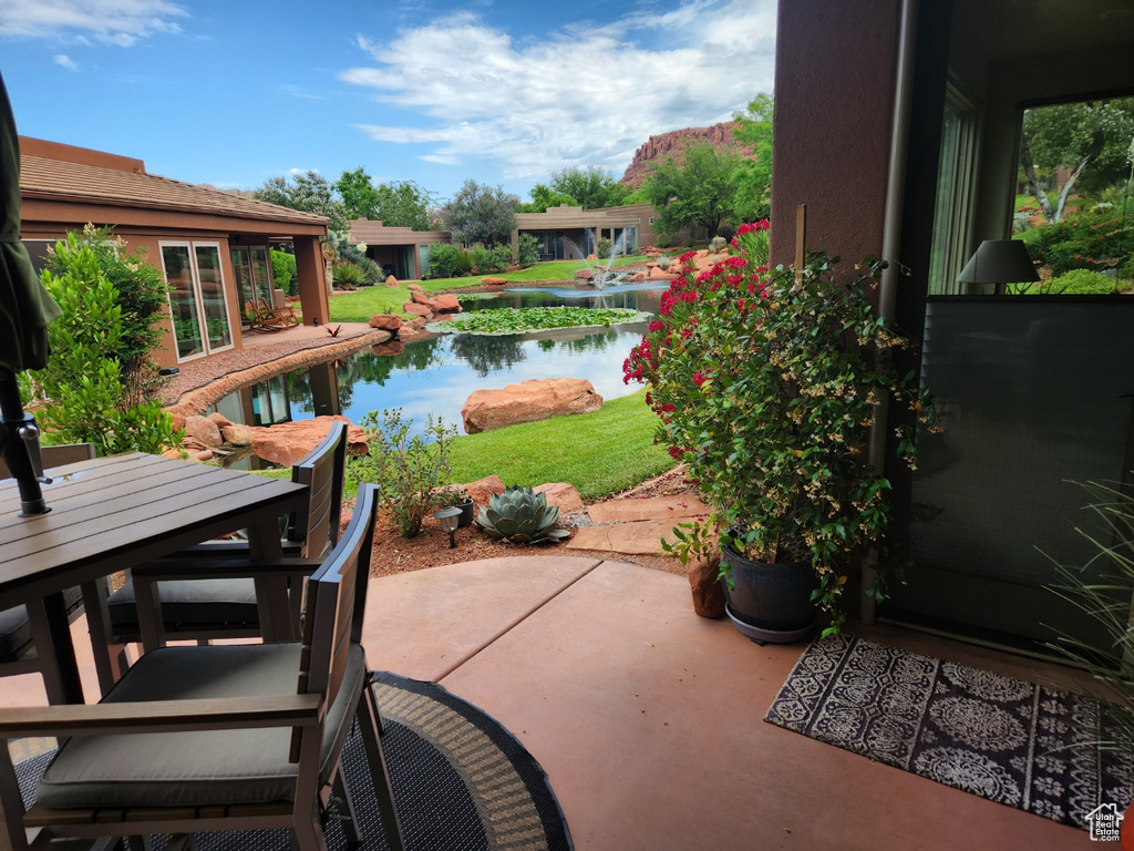 View of patio / terrace with outdoor dining area