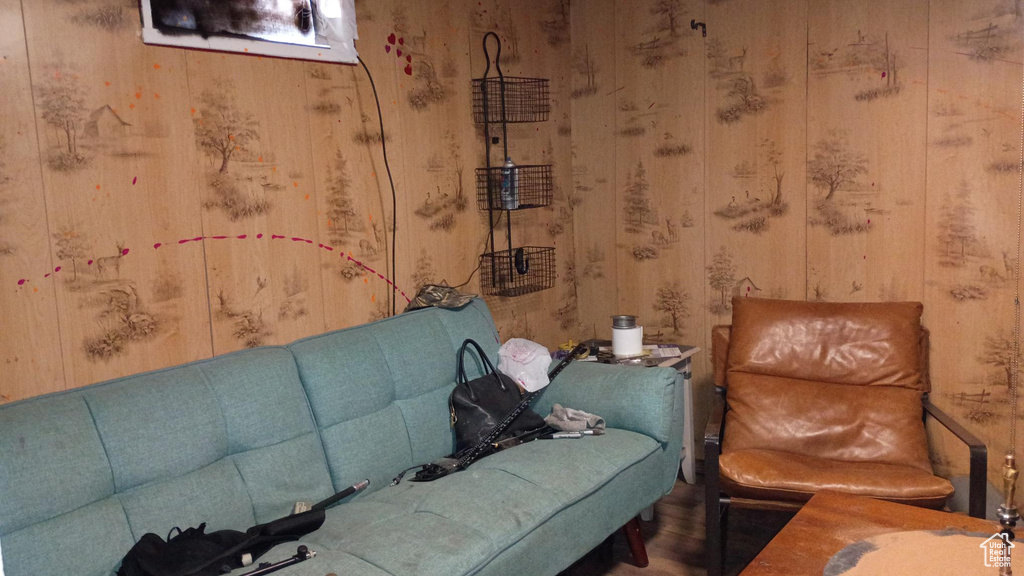 Sitting room with wooden walls