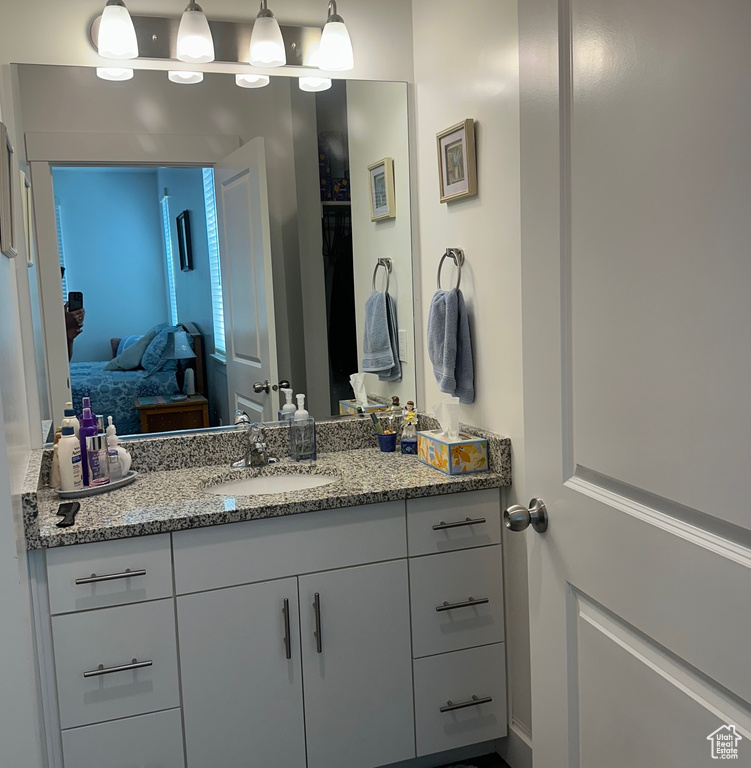 Ensuite bathroom with vanity