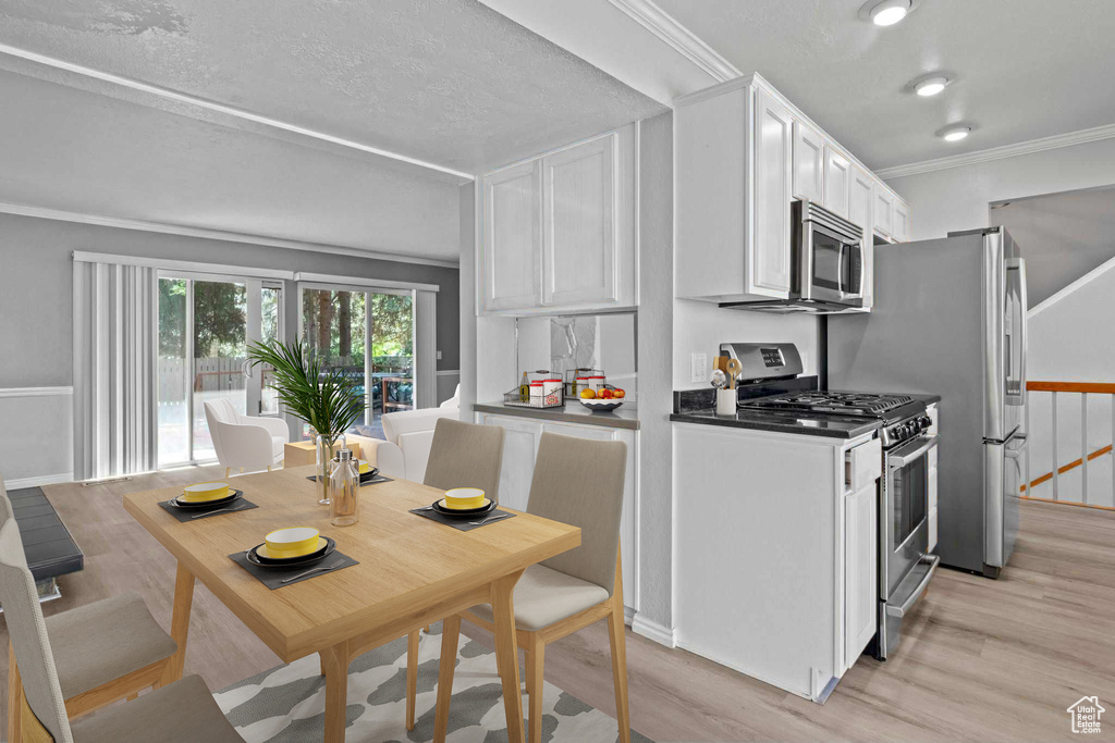 Photo 8 for MLS #2091534 at 1870 E Monterey Dr