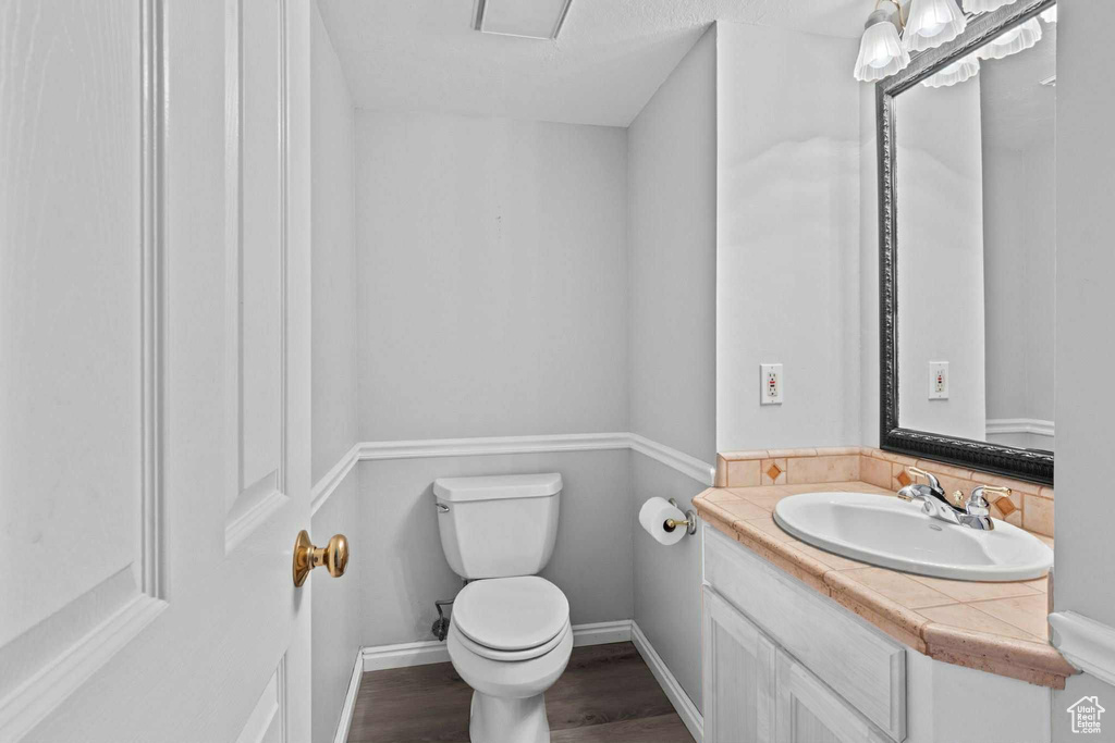 Photo 9 for MLS #2091534 at 1870 E Monterey Dr
