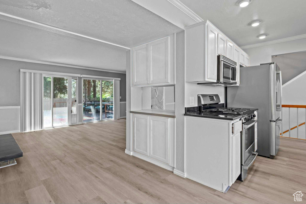 Photo 7 for MLS #2091534 at 1870 E Monterey Dr