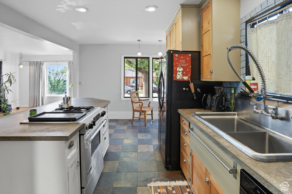 2835 S 2475 E Salt Lake City, UT 84109