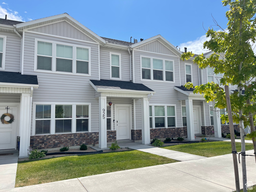 Multi unit property featuring a shingled roof