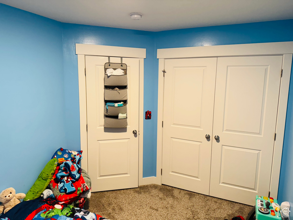 Recreation room with carpet