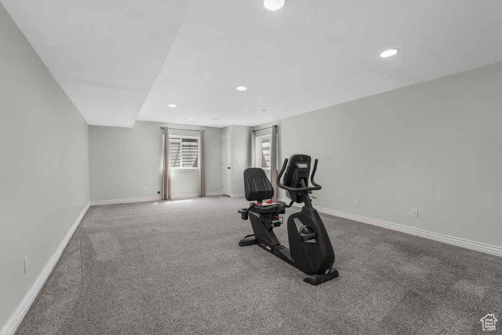 Workout room featuring recessed lighting and carpet flooring