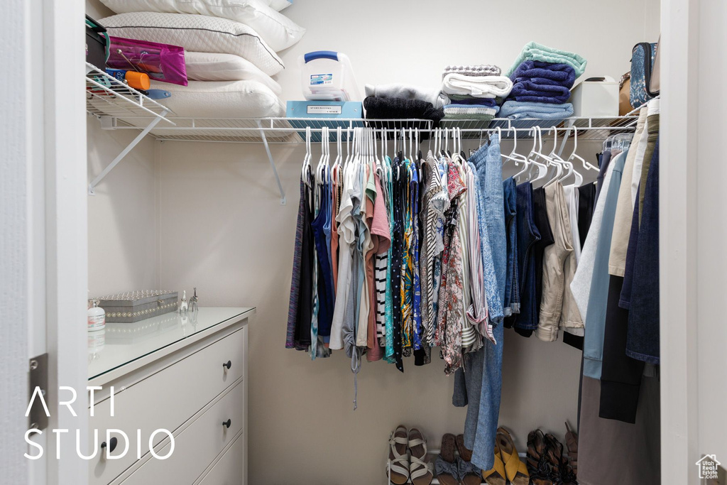 View of walk in closet