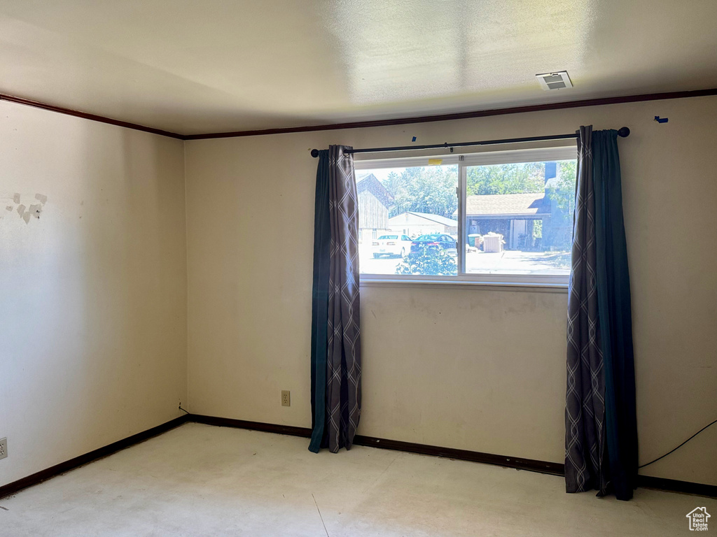 Spare room with baseboards