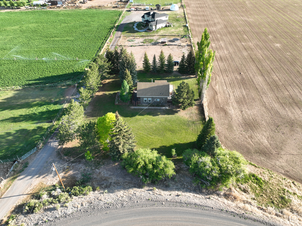 Aerial view of sparsely populated area featuring farmland