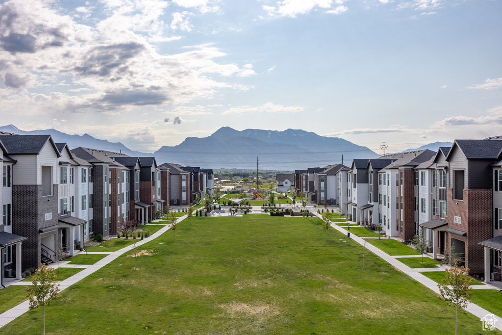 View of property's community with a residential view and a mountain view