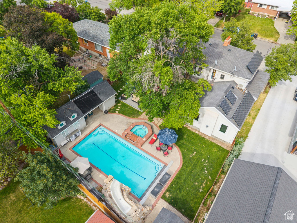 Bird's eye view of a pool