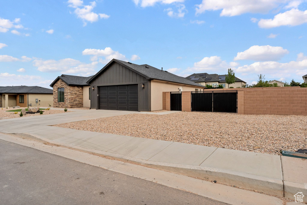 Photo 3 for MLS #2091645 at 2154 S Bluff Dr