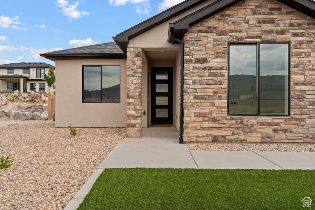 Photo 4 for MLS #2091645 at 2154 S Bluff Dr
