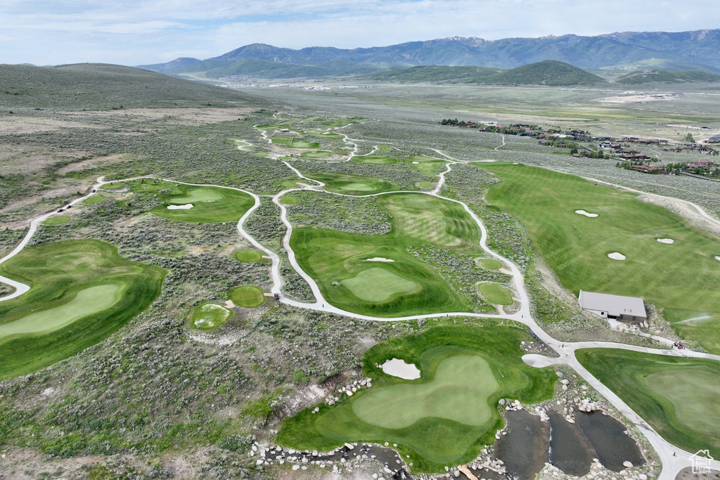 Bird\\\\\\\'s eye view of mountains and a golf course