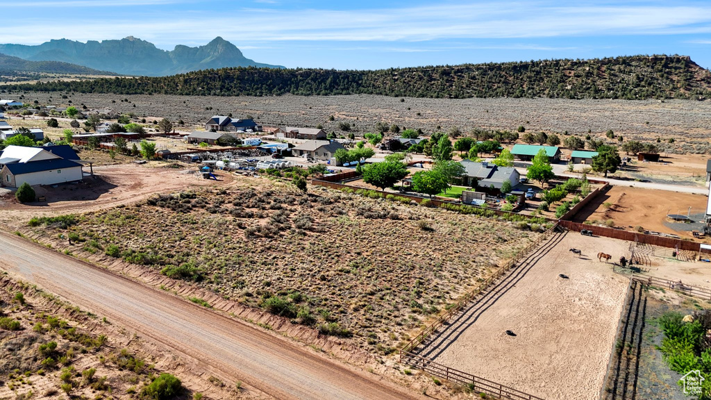 Overview of rural landscape with mountains and a desert landscape