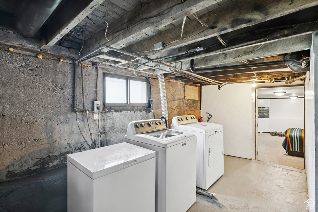 Laundry area with washing machine and dryer
