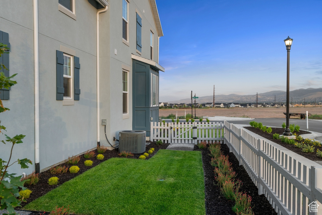 View of yard featuring a mountain view