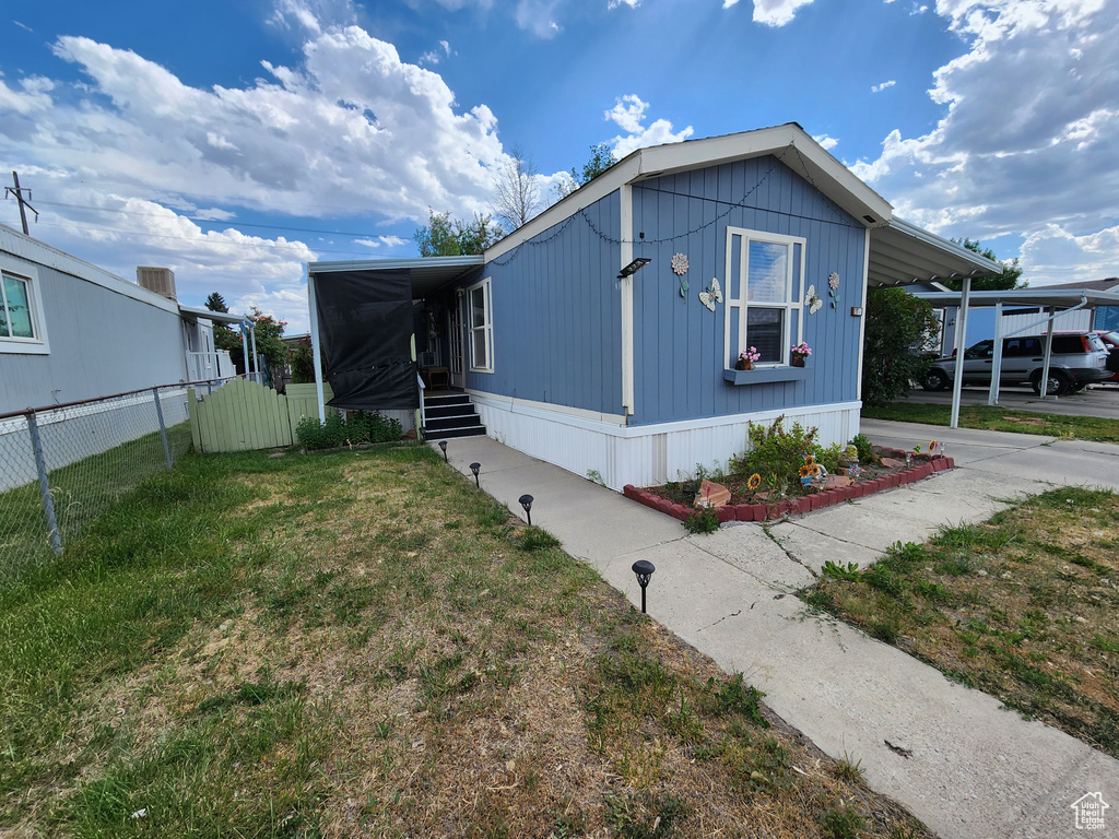View of manufactured / mobile home