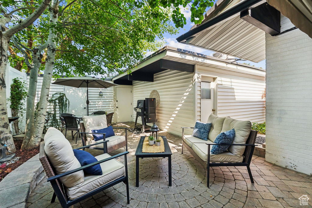 View of patio / terrace with an outdoor hangout area