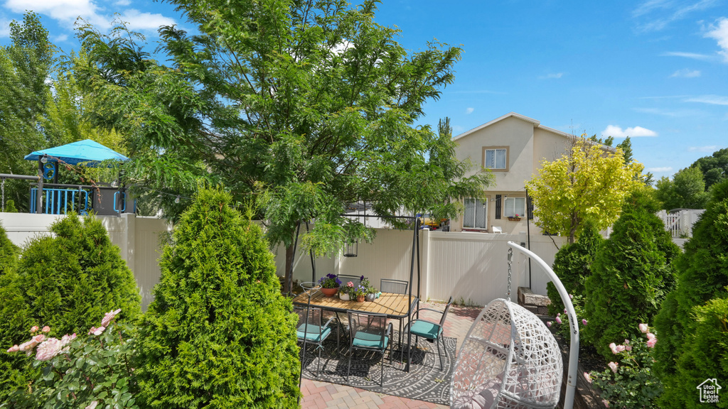 View of patio / terrace with outdoor dining area