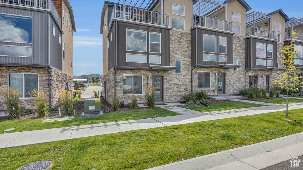 Multi unit property with a front lawn