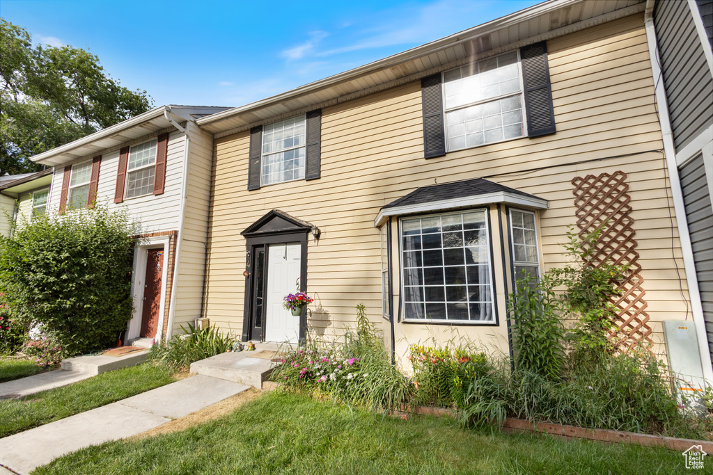 View of townhome / multi-family property