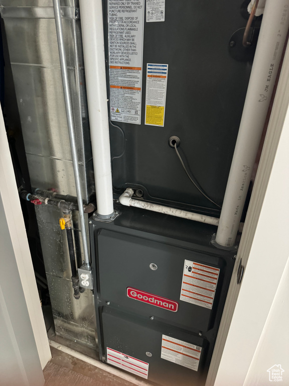 Utility room with heating unit