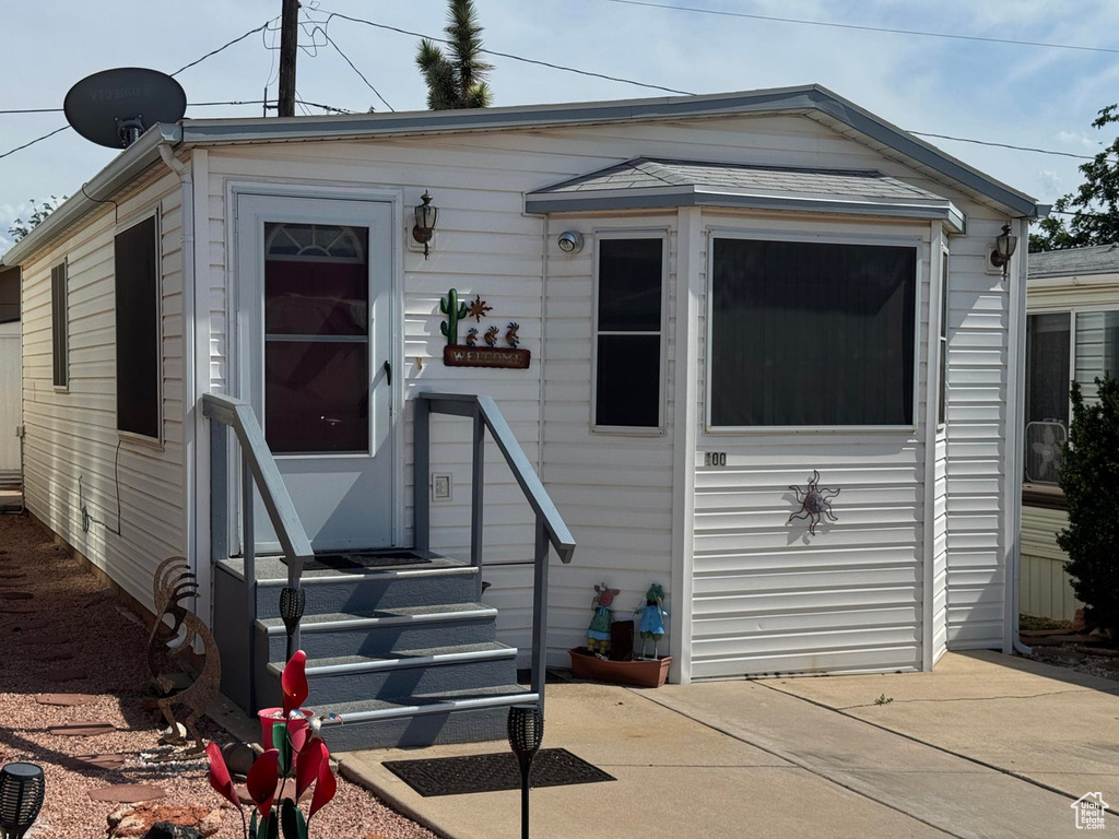 View of front of property