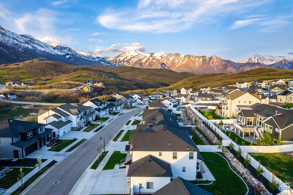 2452 E LONE HILL DR Draper (UT Cnty), UT 84020