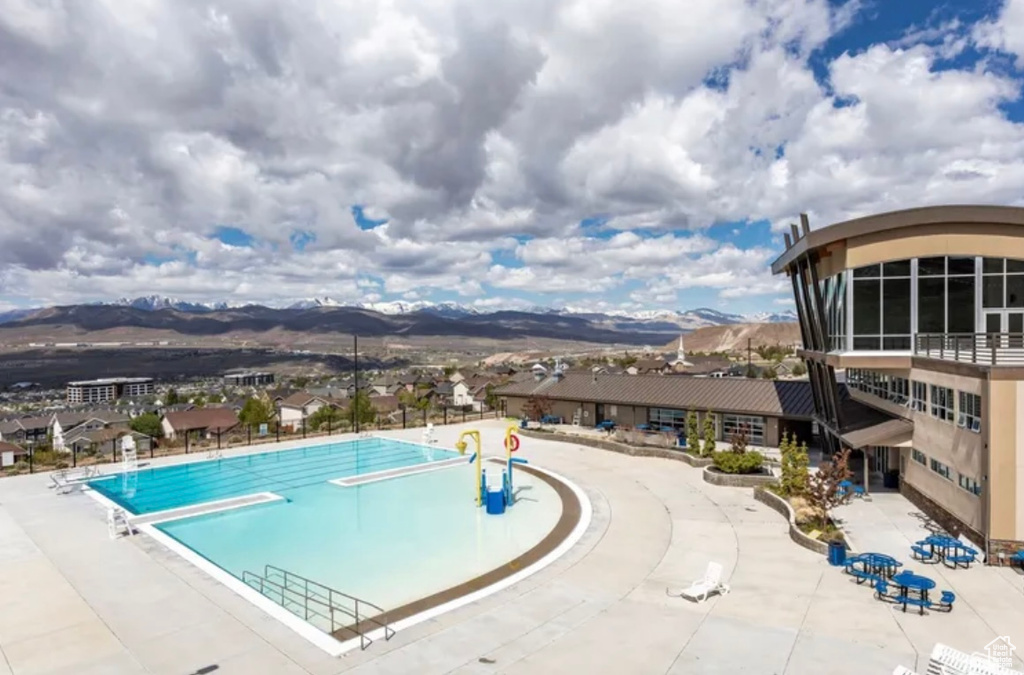 5469 N MEADOW LARK LN Lehi, UT 84043