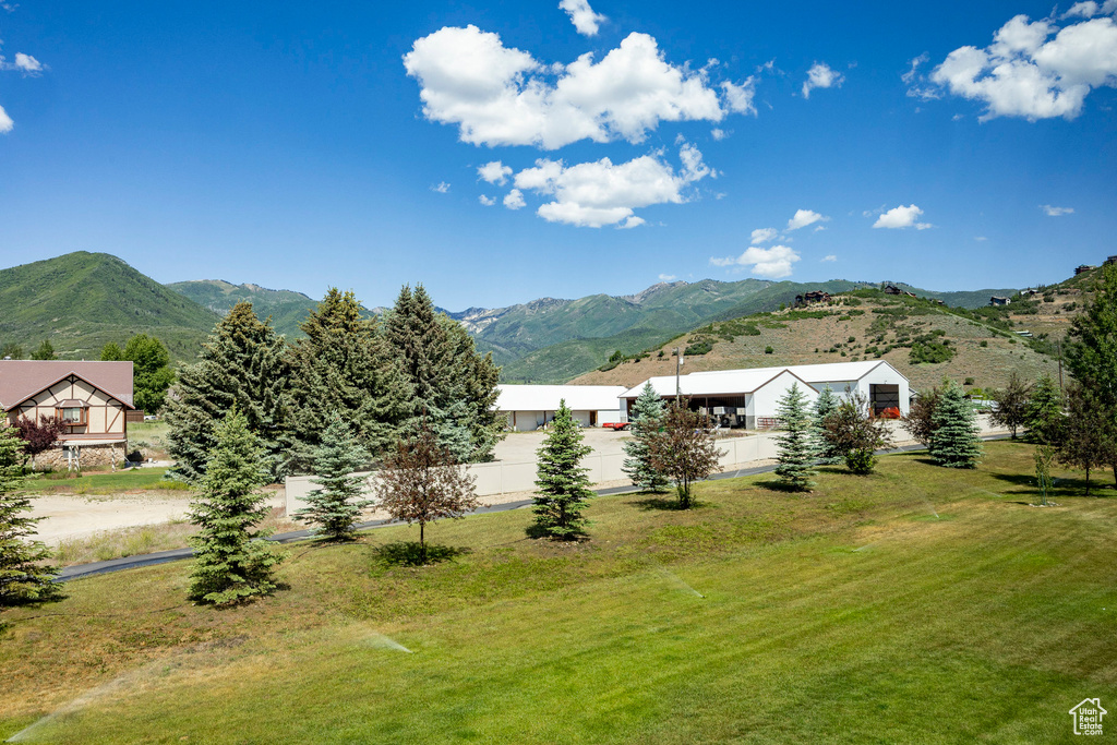 View of yard featuring a mountain view
