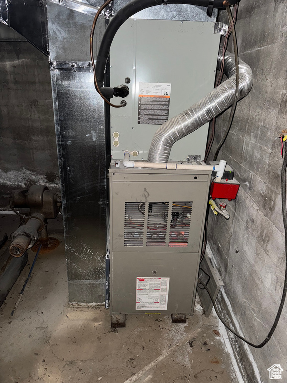 Utilities with heating unit