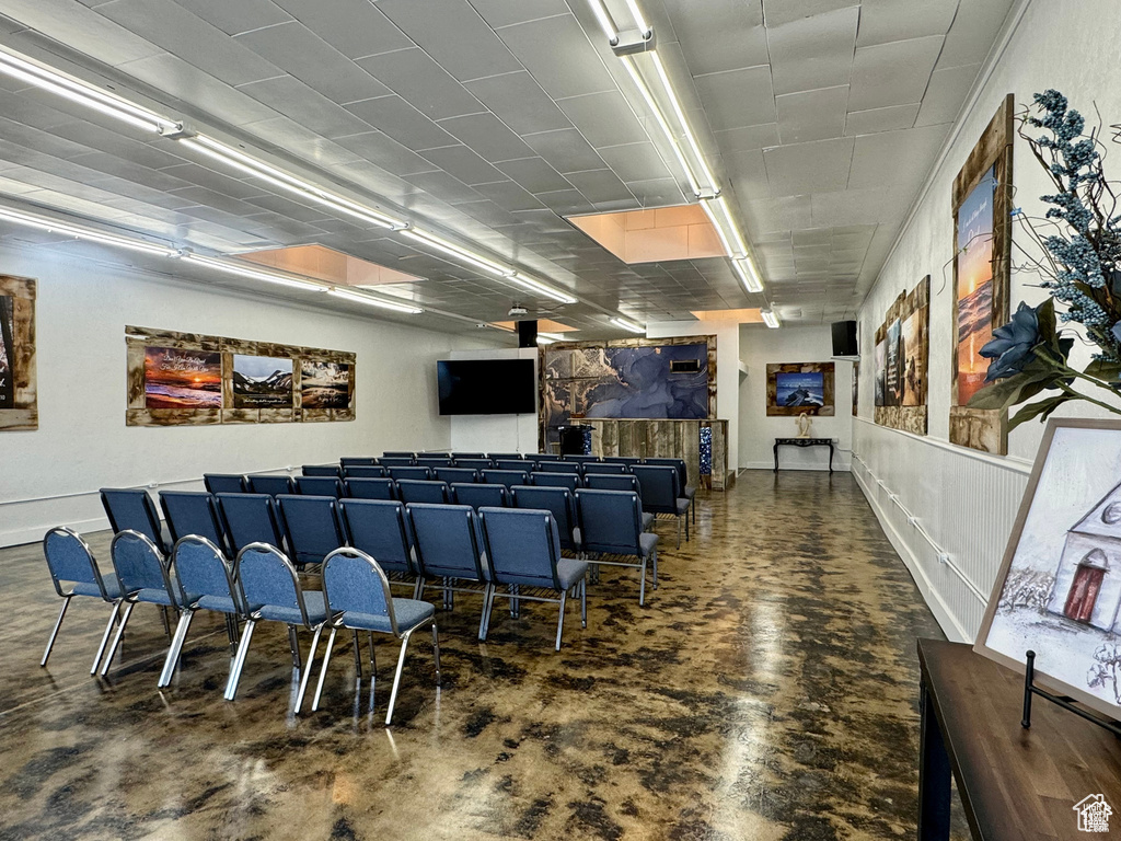 Misc room featuring concrete flooring