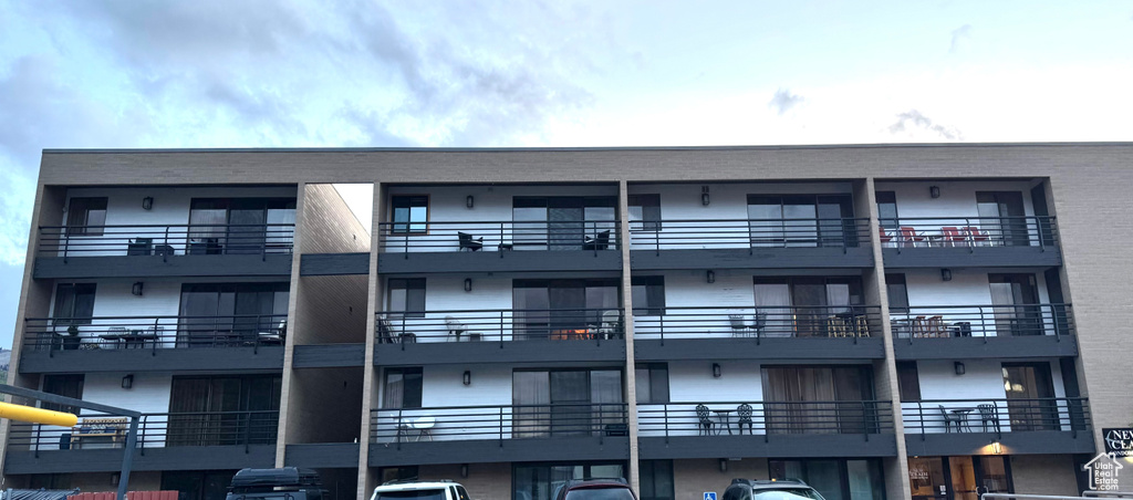 View of apartment building / complex