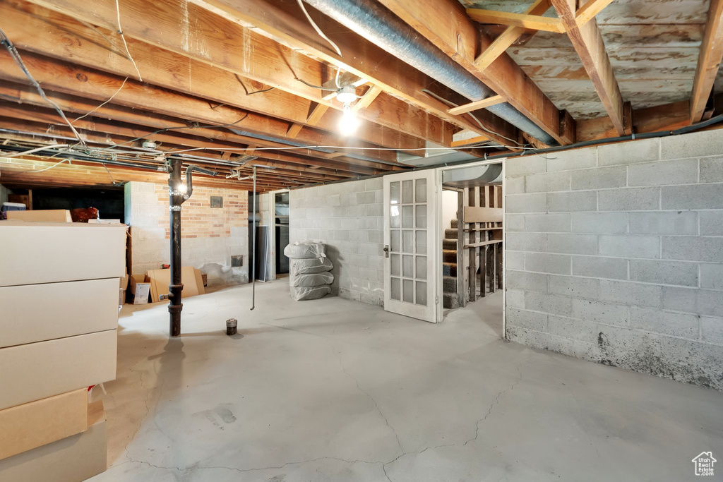 Unfinished below grade area with stairway