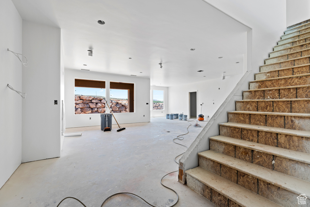 Staircase with concrete floors