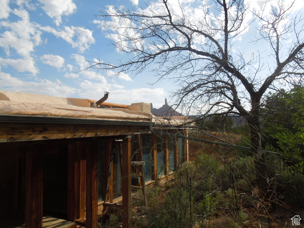 View of side of home