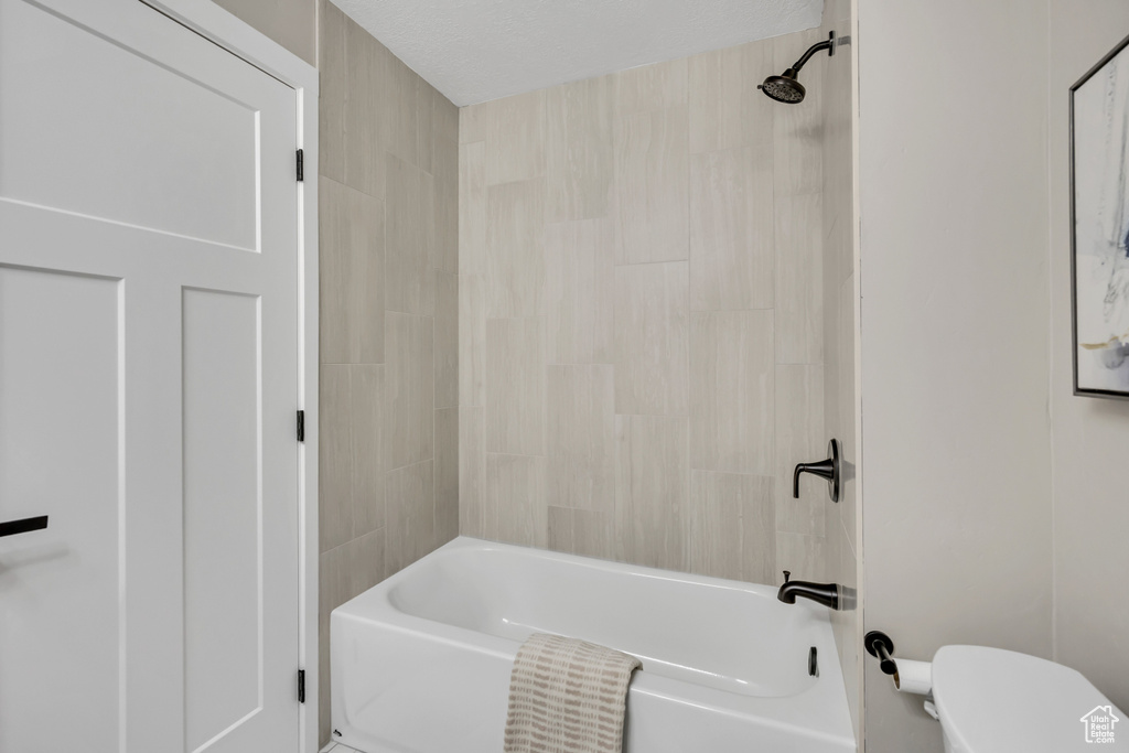 Full bath with tub / shower combination