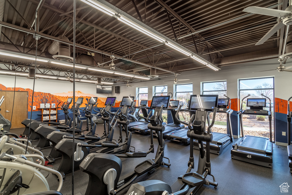 Exercise room with ceiling fan