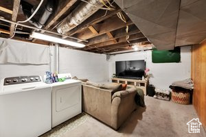 Basement with independent washer and dryer