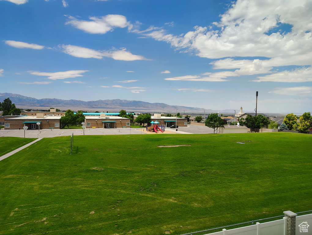 View of yard featuring a mountain view