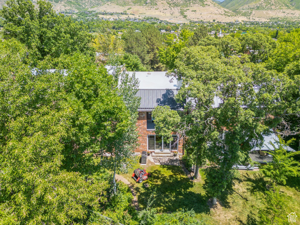 View of property location featuring mountains