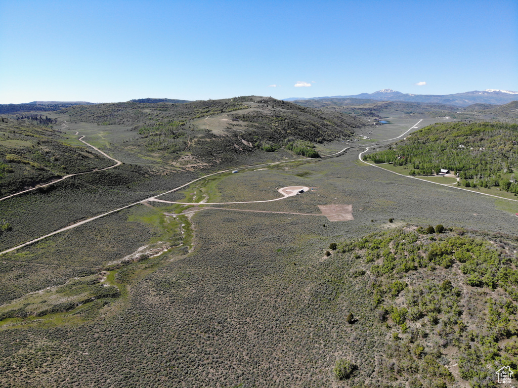 Aerial view of property\\\\\\\\\\\\\\\'s location with a mountainous background