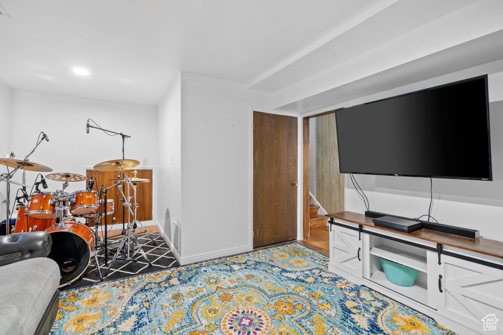 Playroom featuring baseboards